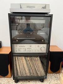 Stereo AKAI anni ‘70 con casse e armadio
