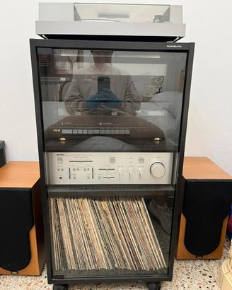 Stereo AKAI anni ‘70 con casse e armadio
