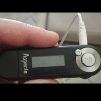 lettore mp3,biglie da gioco,matriosche