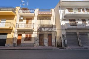 Appartamento a Scaletta Zanclea Via Roma 5 locali