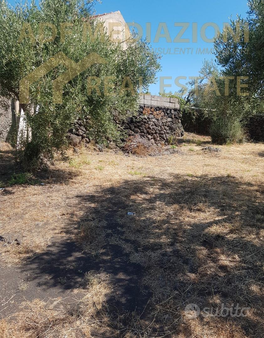 Terreno Agricolo Con Case Accatastate - Altro