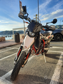 SWM sm 125r 2018