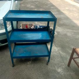 carrello porta attrezzi con ruote 