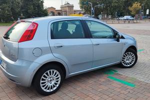 vendi fiat grande punto gpl