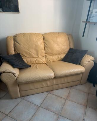 Divano pelle, due posti, beige ocra