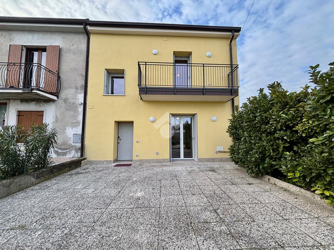 VILLA A SCHIERA A SOMMACAMPAGNA - Altro