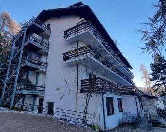Immobile in asta di 3310 m² con più di 5 locali e 