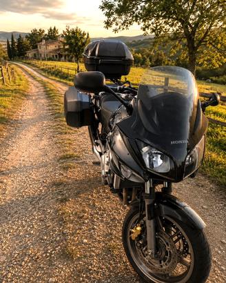 HONDA CBF 1000 ST con sella in memory.