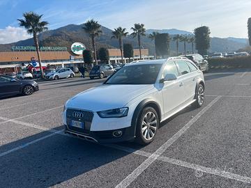 audi a4 all rood