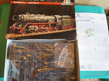 Modellismo kit locomotiva statica Italeri