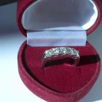 Anello oro bianco diamanti