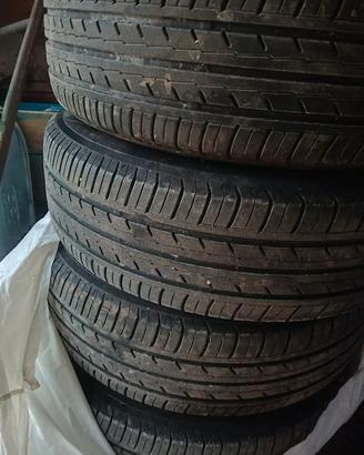 Gomme normali e cerchi in lega 