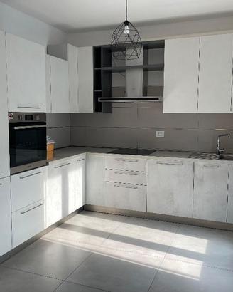 Cucina Completa di elettrodomestici