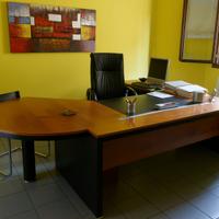 Scrivania Direzionale Eko by Archiutti + Poltrona