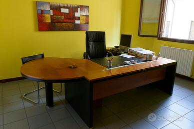 Scrivania Direzionale Eko by Archiutti + Poltrona