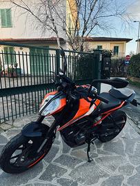 KTM Duke 125