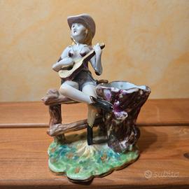 Statuina vintage in ceramica o porcellana portapen