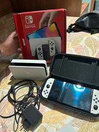 Nintendo Switch Oled + Custodia + 6 Giochi