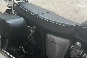 Triumph Bonneville T100