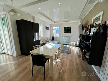 IN ZONA COSTA AZZURRA CONFORTEVOLE BICAMERE ARR...