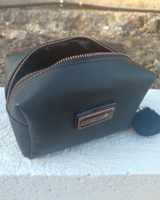 pochette nera da ragazza 