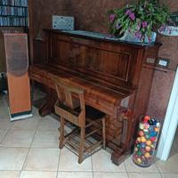 pianoforte verticale  da accordare 