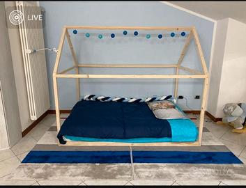 Letto a capanna con materasso