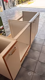 Mobile da cucina con forno incluso