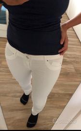 Pantaloni bianchi skinny