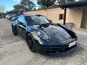 Porsche 911 Carrera 4 GTS