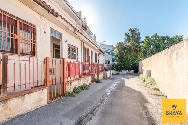 Casa indipendente con terrazzo a Mondello