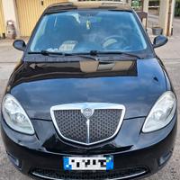 Lancia Y benzina 2008 – 102.700 km 