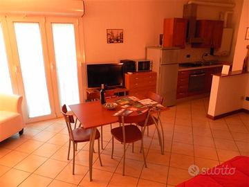 Casa vacanze/lavoro con WiFi, posto auto in centro