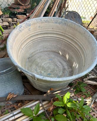 Grande tinozza vintage da giardino