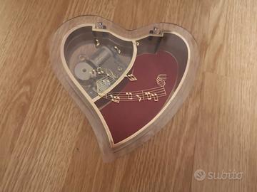 Cuore Portagioie In Plexiglas Con Carillon anni 80