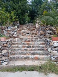 Casa indipendente con giardino, mobili, ecc