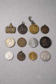 12 monete e medaglie religiose