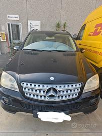 Mercedes ML 3000 autocarro