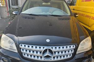 Mercedes ML 3000 autocarro