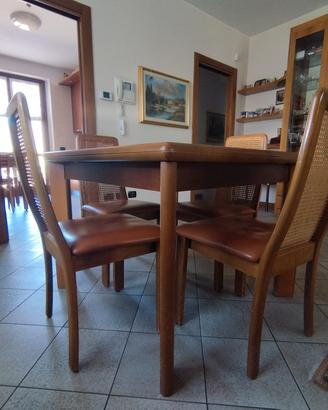 TAVOLO SOGGIORNO CON SEDIE