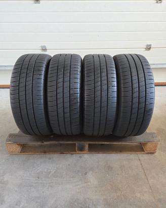 4 gomme Goodyear 205 55 16 estive