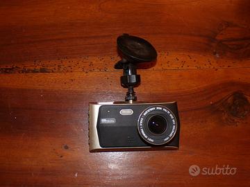 Dashcam con telecamera posteriore