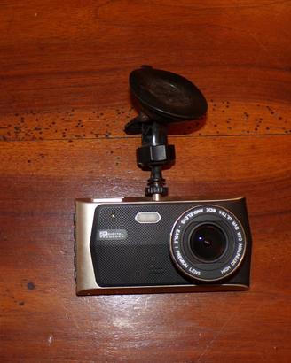 Dashcam con telecamera posteriore