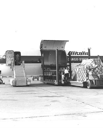 fotografia Cargo System DC/9 Alitalia