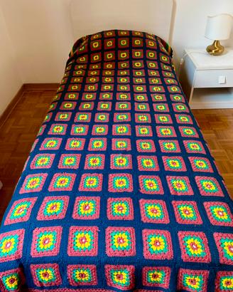 Coperta di lana all'uncinetto