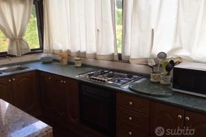 Stanza in appartamento sito zona Annunziata