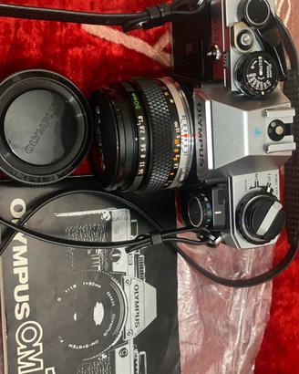 Fotocamera OLYMPUS OM 10 completa