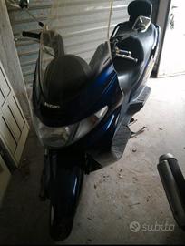 Suzuki burgman 400