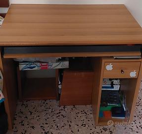 2 Scrivanie +2 cartelline 