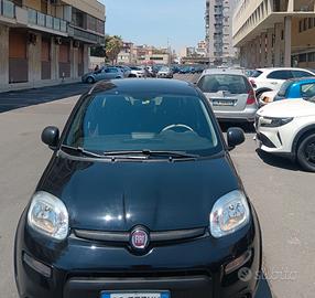 Fiat panda anno 2024 solo 18 mila km nera